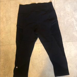 Lululemon size 8 cropped stretch pants!